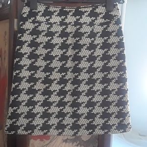 Talbots classic wool skirt in Houndstooth pattern.